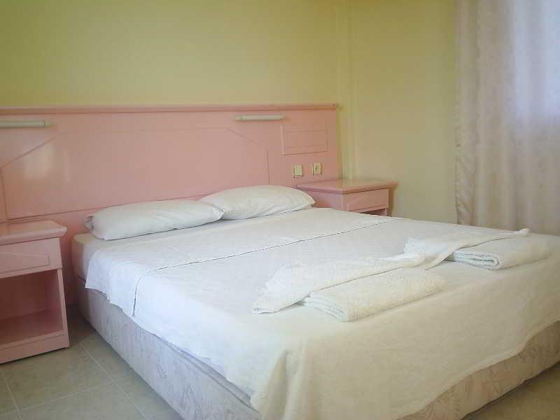 Gorkem Hotel & Apartments Олудениз Экстерьер фото