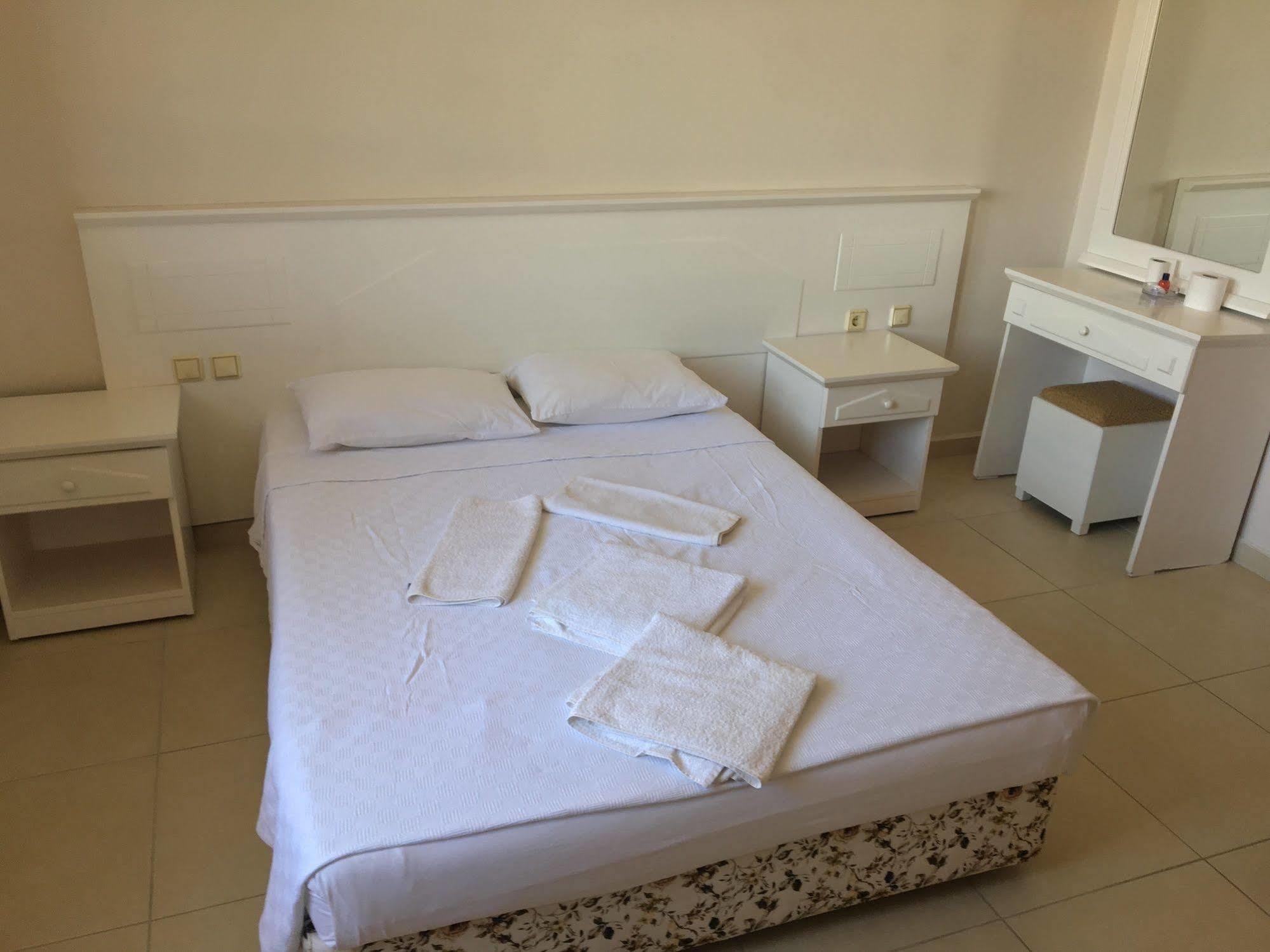 Gorkem Hotel & Apartments Олудениз Экстерьер фото